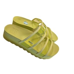 Reef Women's Sandals in Yellow, SZ 7
